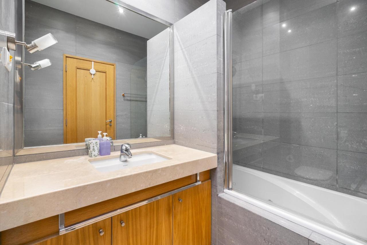 Whome Ajuda 31 Premium W/ Elevator & Parking Lisbon Bagian luar foto